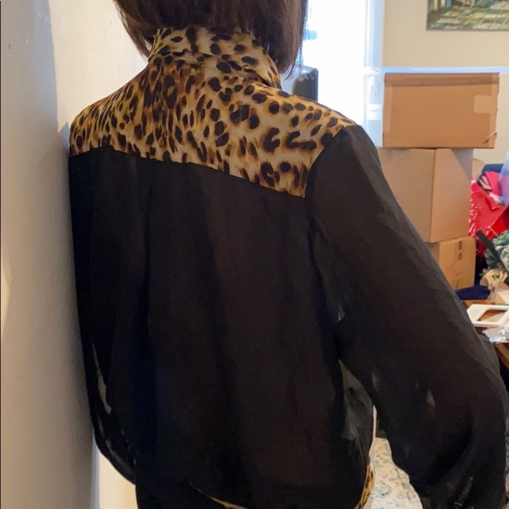 Brand new blouse. Very interesting. - Picture 8 of 9
